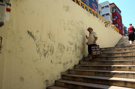 nesiguranta si mirosuri pestilentiale primaria a mutat trecerea de pietoni de la tomis prin pasajul mizerabil nesiguranta si mirosuri pestilentiale primaria a mutat trecerea de pietoni de la tomis prin pasajul mizerabil