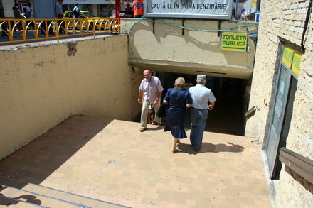 nesiguranta si mirosuri pestilentiale primaria a mutat trecerea de pietoni de la tomis prin pasajul mizerabil nesiguranta si mirosuri pestilentiale primaria a mutat trecerea de pietoni de la tomis prin pasajul mizerabil