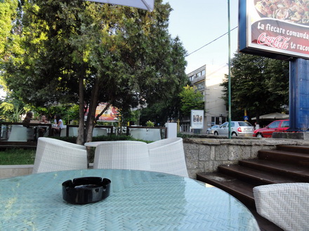 afacerea pam s a extins si in municipiu entourage cafe lounge cea mai noua locatie de fite de pe bulevardul