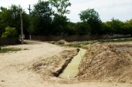 Un fel de Siliştea 2 Drumurile comunei Horia, canale de irigaţii improvizate (galerie foto)