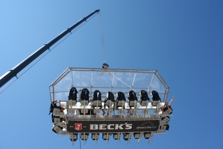 peste 150 de persoane au servit masa la 50 de metri deasupra plajei galerie foto 96399 337813 peste 150 de persoane au servit masa la 50 de metri deasupra plajei galerie foto 96399 337813