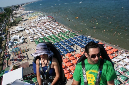 peste 150 de persoane au servit masa la 50 de metri deasupra plajei galerie foto 96399 337813 peste 150 de persoane au servit masa la 50 de metri deasupra plajei galerie foto 96399 337813