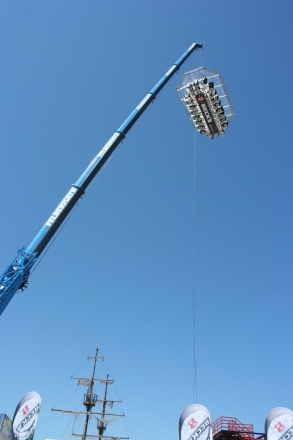 peste 150 de persoane au servit masa la 50 de metri deasupra plajei galerie foto 96399 337813 peste 150 de persoane au servit masa la 50 de metri deasupra plajei galerie foto 96399 337813