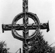 În faţa oamenilor lumeşti trebuie să recunoaştem că postim? Putem călca postul dacă suntem serviţi cu mâncare de dulce, “ca să nu smintim”?