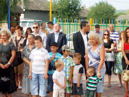 prima gradinita eco din judet la poarta alba prefectul palaz si primarul delicoti au taiat panglica inaugurala