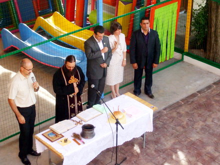 prima gradinita eco din judet la poarta alba prefectul palaz si primarul delicoti au taiat panglica inaugurala