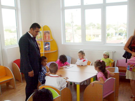 prima gradinita eco din judet la poarta alba prefectul palaz si primarul delicoti au taiat panglica inaugurala