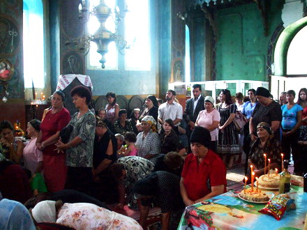 hramul bisericii nasterea maicii domnului praznuit de sute de localnici din pestera galerie foto 56057 hramul bisericii nasterea maicii domnului praznuit de sute de localnici din pestera galerie foto 56057