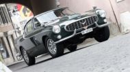 Volvo P1800 cu inimă de Aston Martin (video)