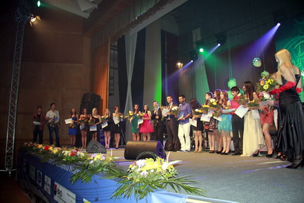 trofeul festivalului dan spataru a ajuns in republica moldova galerie foto 26292 344607 trofeul festivalului dan spataru a ajuns in republica moldova galerie foto 26292 344607