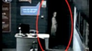 Camerele de supraveghere dintr-un magazin britanic au surprins o siluetă misterioasă 