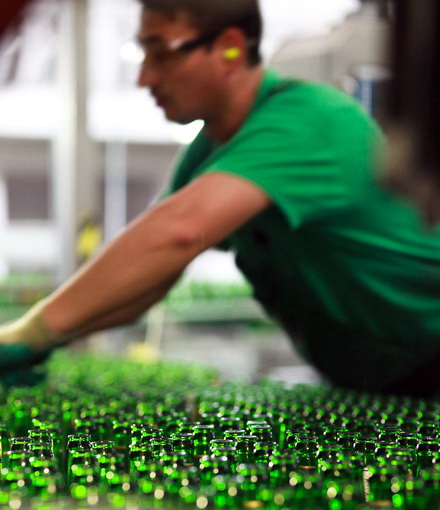 peste 800 de constanteni au deschis portile fabricii de bere heineken galerie foto 78368 345276 peste 800 de constanteni au deschis portile fabricii de bere heineken galerie foto 78368 345276