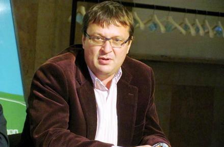 portul - eugen bogatu.jpg