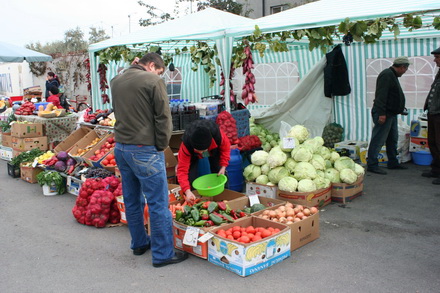 gospodinele si au aprovizionat camara zilele recoltei la navodari un real targ de toamna galerie foto gospodinele si au aprovizionat camara zilele recoltei la navodari un real targ de toamna galerie foto