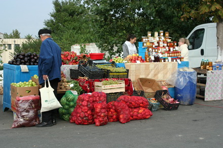 gospodinele si au aprovizionat camara zilele recoltei la navodari un real targ de toamna galerie foto gospodinele si au aprovizionat camara zilele recoltei la navodari un real targ de toamna galerie foto
