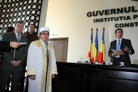 musulmanii i au cerut prefectului ajutor in cazul geamiei hunchiar 78686 348367 musulmanii i au cerut prefectului ajutor in cazul geamiei hunchiar 78686 348367