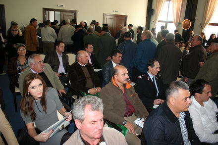 musulmanii i au cerut prefectului ajutor in cazul geamiei hunchiar 78686 348367 musulmanii i au cerut prefectului ajutor in cazul geamiei hunchiar 78686 348367