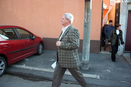 in hora si consilierii edilul din kogalniceanu in birourile dna galerie foto 86283 351120 in hora si consilierii edilul din kogalniceanu in birourile dna galerie foto 86283 351120