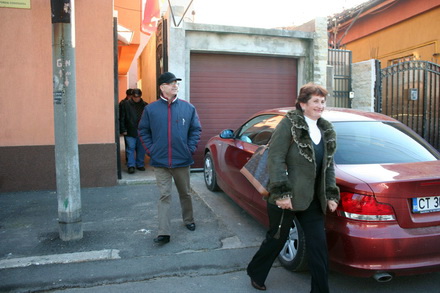 in hora si consilierii edilul din kogalniceanu in birourile dna galerie foto 86283 351120 in hora si consilierii edilul din kogalniceanu in birourile dna galerie foto 86283 351120