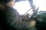 Testul suprem ca sa devii barbat schimbatul vitezelor la un camion rusesc (video)