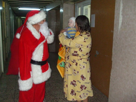mos craciun a sosit la spital zaboveste pana pe 25 decembrie galerie foto 53232 352229 mos craciun a sosit la spital zaboveste pana pe 25 decembrie galerie foto 53232 352229