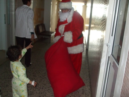 mos craciun a sosit la spital zaboveste pana pe 25 decembrie galerie foto 53232 352229 mos craciun a sosit la spital zaboveste pana pe 25 decembrie galerie foto 53232 352229