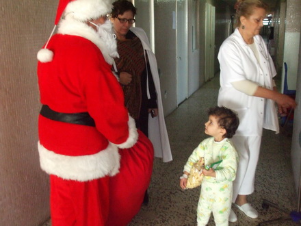 mos craciun a sosit la spital zaboveste pana pe 25 decembrie galerie foto 53232 352229 mos craciun a sosit la spital zaboveste pana pe 25 decembrie galerie foto 53232 352229