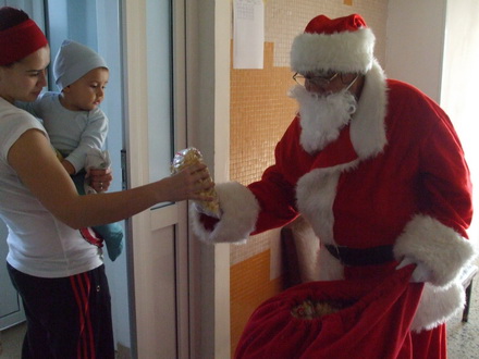 mos craciun a sosit la spital zaboveste pana pe 25 decembrie galerie foto 53232 352229 mos craciun a sosit la spital zaboveste pana pe 25 decembrie galerie foto 53232 352229