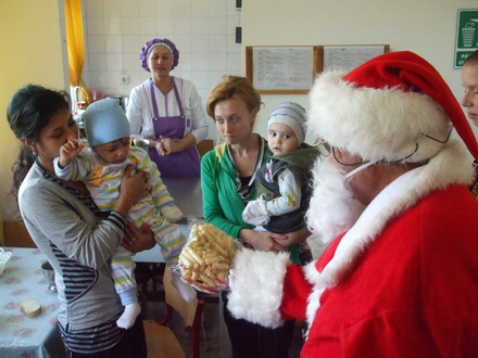 mos craciun a sosit la spital zaboveste pana pe 25 decembrie galerie foto 53232 352229 mos craciun a sosit la spital zaboveste pana pe 25 decembrie galerie foto 53232 352229