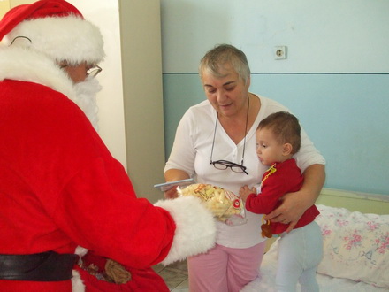 mos craciun a sosit la spital zaboveste pana pe 25 decembrie galerie foto 53232 352229 mos craciun a sosit la spital zaboveste pana pe 25 decembrie galerie foto 53232 352229