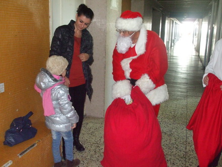 mos craciun a sosit la spital zaboveste pana pe 25 decembrie galerie foto 53232 352229 mos craciun a sosit la spital zaboveste pana pe 25 decembrie galerie foto 53232 352229