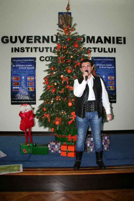 de la costum si cravata prefectul si cureaua lata galerie foto 61467 352382 de la costum si cravata prefectul si cureaua lata galerie foto 61467 352382