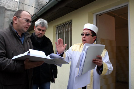 ce cautau inspectorii primariei constanta la geamie galerie foto 70550 352729 ce cautau inspectorii primariei constanta la geamie galerie foto 70550 352729