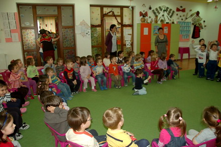 arimex comexim 2000 a colindat pacientii spitalului judetean galerie foto 28729 352981 arimex comexim 2000 a colindat pacientii spitalului judetean galerie foto 28729 352981