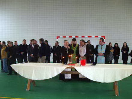 la valu lui traian s au inaugurat case pentru tineri si sala de sport pentru campioni galerie foto 40765 la valu lui traian s au inaugurat case pentru tineri si sala de sport pentru campioni galerie foto 40765