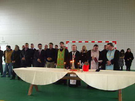 la valu lui traian s au inaugurat case pentru tineri si sala de sport pentru campioni galerie foto 40765 la valu lui traian s au inaugurat case pentru tineri si sala de sport pentru campioni galerie foto 40765