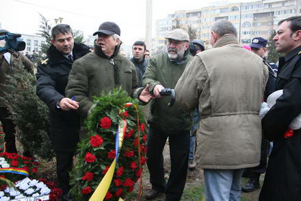 de ziua revolutieinicolae mavrodin si metin cerhez s au dat in spectacol galerie foto 30078 353619 de ziua revolutieinicolae mavrodin si metin cerhez s au dat in spectacol galerie foto 30078 353619