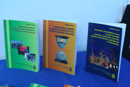 tripla lansare la muzeul marinei romane colonelul cojoc sigur ca am emotii ca nu sunt robot galerie foto tripla lansare la muzeul marinei romane colonelul cojoc sigur ca am emotii ca nu sunt robot galerie foto