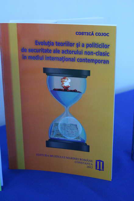 tripla lansare la muzeul marinei romane colonelul cojoc sigur ca am emotii ca nu sunt robot galerie foto tripla lansare la muzeul marinei romane colonelul cojoc sigur ca am emotii ca nu sunt robot galerie foto