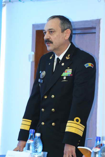 tripla lansare la muzeul marinei romane colonelul cojoc sigur ca am emotii ca nu sunt robot galerie foto tripla lansare la muzeul marinei romane colonelul cojoc sigur ca am emotii ca nu sunt robot galerie foto