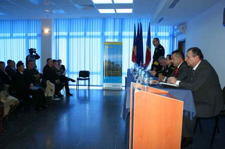 tripla lansare la muzeul marinei romane colonelul cojoc sigur ca am emotii ca nu sunt robot galerie foto tripla lansare la muzeul marinei romane colonelul cojoc sigur ca am emotii ca nu sunt robot galerie foto