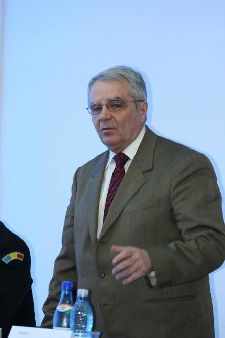 tripla lansare la muzeul marinei romane colonelul cojoc sigur ca am emotii ca nu sunt robot galerie foto tripla lansare la muzeul marinei romane colonelul cojoc sigur ca am emotii ca nu sunt robot galerie foto