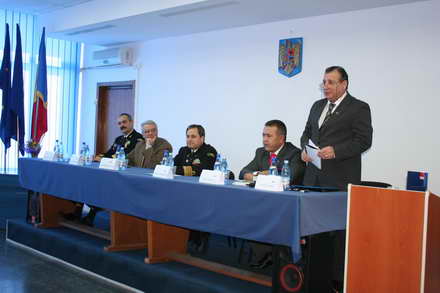 tripla lansare la muzeul marinei romane colonelul cojoc sigur ca am emotii ca nu sunt robot galerie foto tripla lansare la muzeul marinei romane colonelul cojoc sigur ca am emotii ca nu sunt robot galerie foto