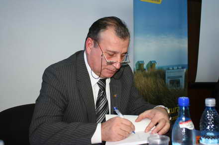 tripla lansare la muzeul marinei romane colonelul cojoc sigur ca am emotii ca nu sunt robot galerie foto tripla lansare la muzeul marinei romane colonelul cojoc sigur ca am emotii ca nu sunt robot galerie foto