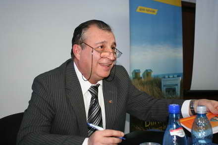 tripla lansare la muzeul marinei romane colonelul cojoc sigur ca am emotii ca nu sunt robot galerie foto tripla lansare la muzeul marinei romane colonelul cojoc sigur ca am emotii ca nu sunt robot galerie foto