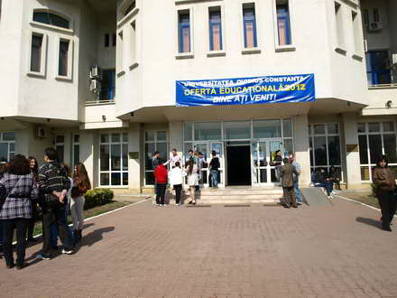 facultatile universitatii ovidius au inceput batalia pe viitorii studenti galerie foto 34332 363840 facultatile universitatii ovidius au inceput batalia pe viitorii studenti galerie foto 34332 363840