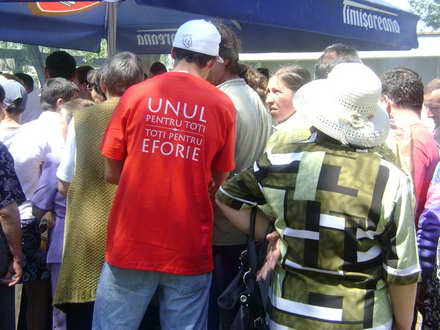festivalul gratarelor de la eforie a adunat 1 500 de petrecareti ovidiu brailoiu si deputatul eduard festivalul gratarelor de la eforie a adunat 1 500 de petrecareti ovidiu brailoiu si deputatul eduard