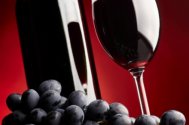 Cum poate vinul roşu să ne prelungească viaţa?