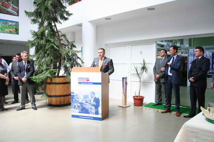 participa 35 de firme din 12 tari a inceput cea de a noua editie a expozitiei maritime internationale participa 35 de firme din 12 tari a inceput cea de a noua editie a expozitiei maritime internationale