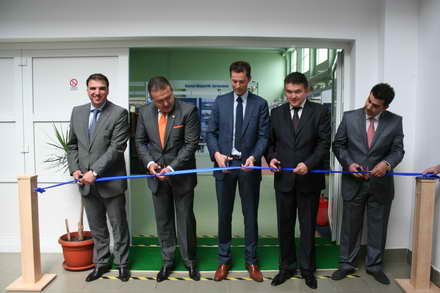 participa 35 de firme din 12 tari a inceput cea de a noua editie a expozitiei maritime internationale participa 35 de firme din 12 tari a inceput cea de a noua editie a expozitiei maritime internationale